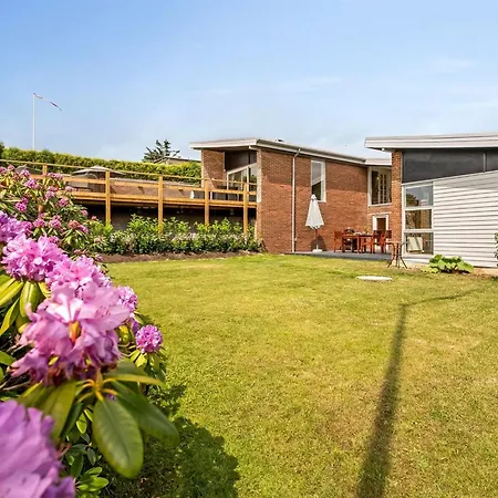 Finelly - 350m From The Sea By Interhome *