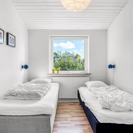 Finelly - 350m From The Sea By Interhome *