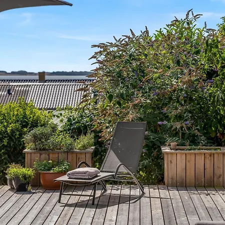 Finelly - 350m From The Sea By Interhome *