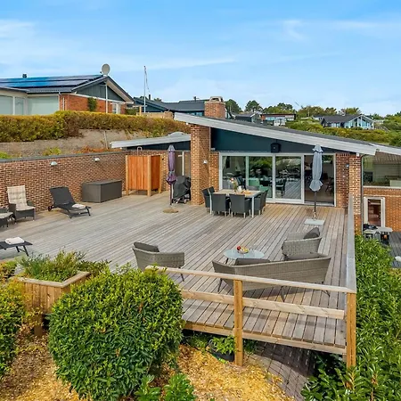Finelly - 350m From The Sea By Interhome